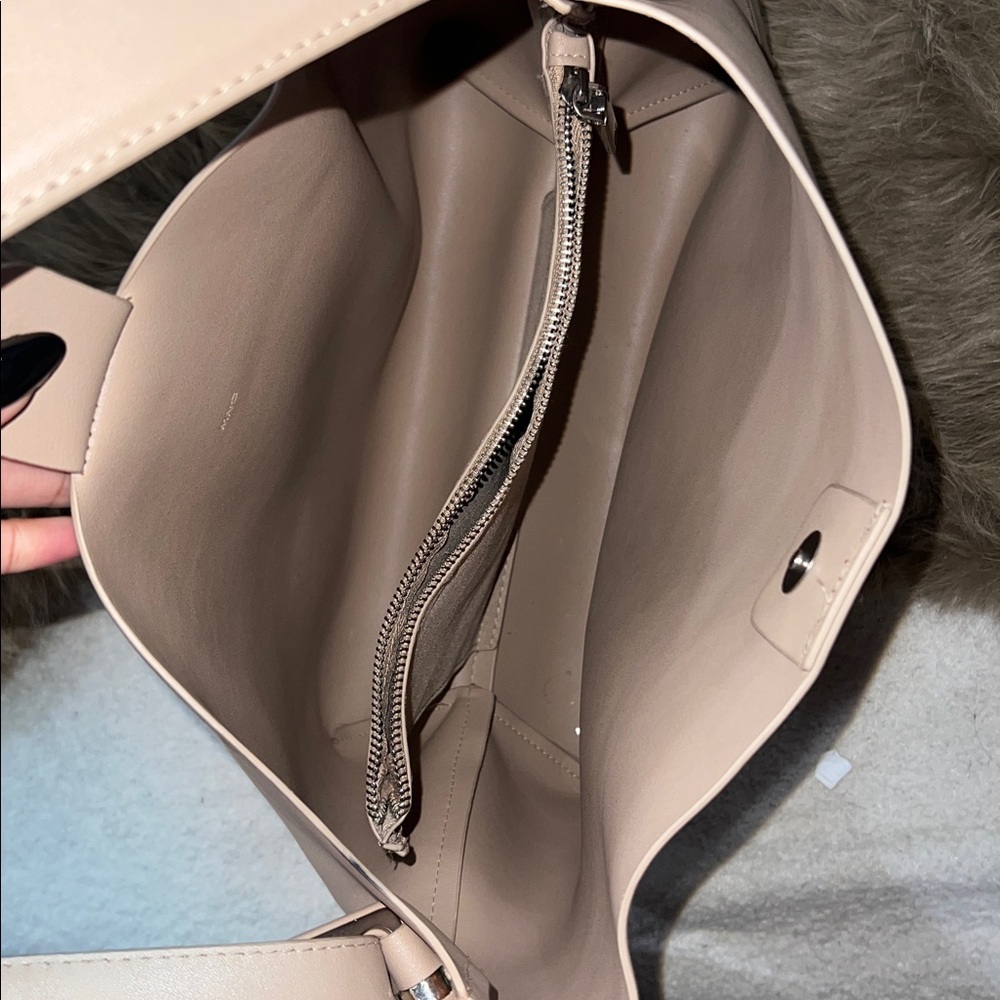 Mango Cream Shoulder Bag - Picture 3 of 4